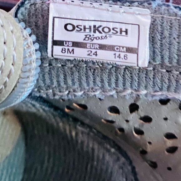 Oshkosh B’gosh toddler booties, size 8, color gray - Picture 5 of 6